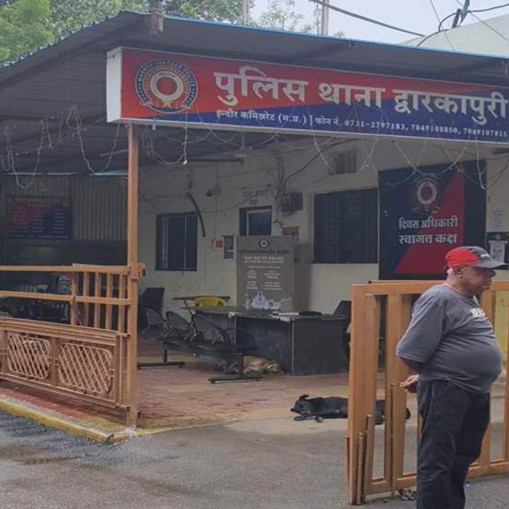 
                 पूर्व पार्षद के भतीजे से 60 लाख की धोखाधड़ी:पेट्रोल पंप में साझेदारी देने के नाम पर लिए रुपए; इंदौर में दंपति पर FIR 
            