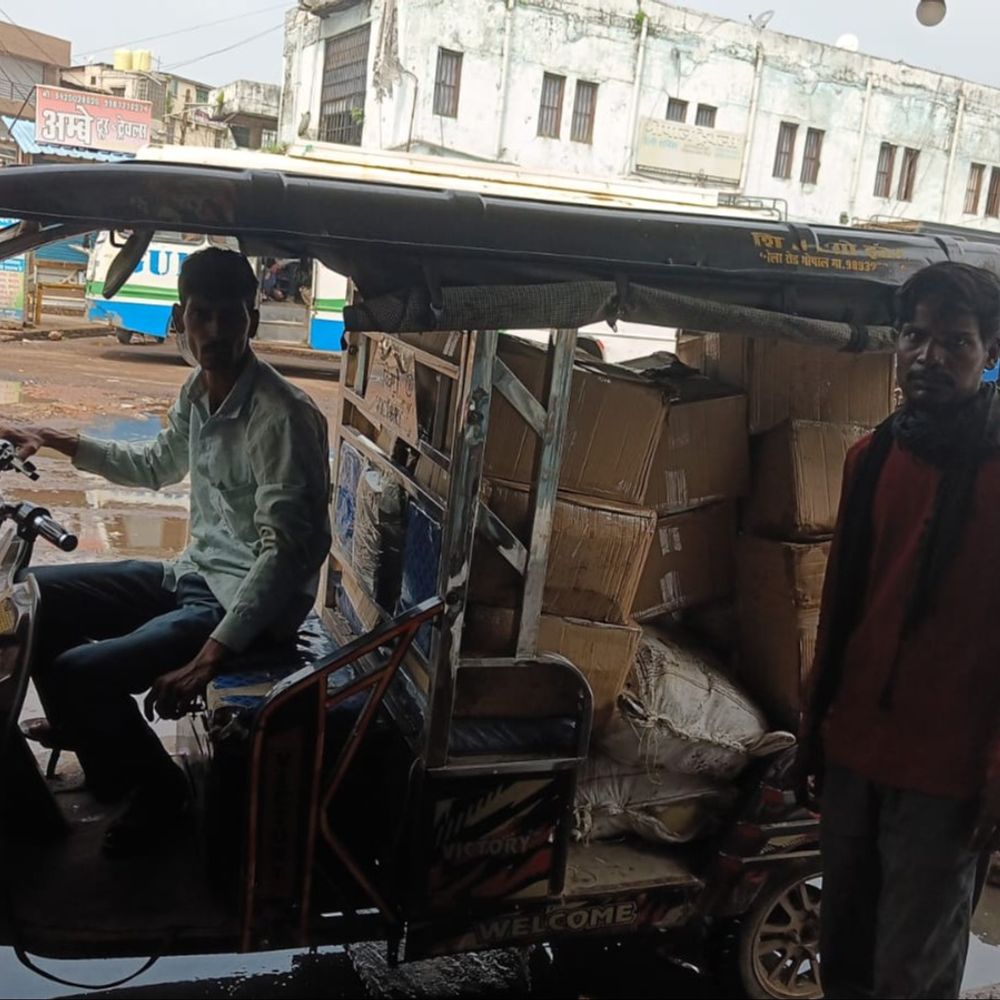 
                 रक्षाबंधन पर चेकिंग...मिलावट की शंका में 150Kg मावा जब्त:भोपाल के ISBT और नादरा बस स्टैंड पर जांच; 166 किलो मिल्क केक भी मिला 
            