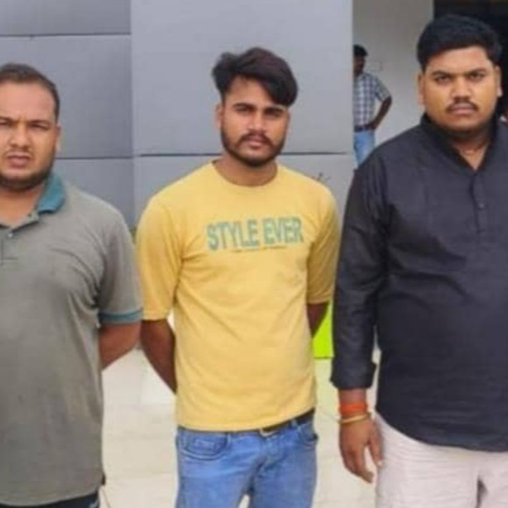 सोनभद्र में भाजपा उपाध्यक्ष और दोस्त की पिटाई का मामला:ढाबा मालिक सहित तीन आरोपी गिरफ्तार, खाने में कीड़े मिलने पर हुआ था विवाद