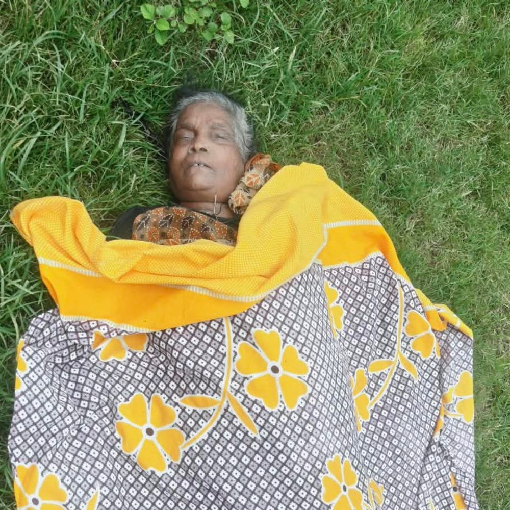 पीलीभीत में नहर में मिला बुजुर्ग महिला का शव:शिनाख्त में जुटी पुलिस, उत्तराखंड से बहकर आने की आशंका