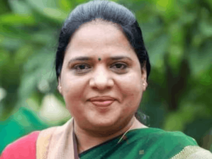
                 इंदौर में 7 जगह सांसद गजेंद्र पटेल-कविता पाटीदार का स्वागत:राष्ट्रीय पद मिलने के बाद पहली बार इंदौर आ रहे,सांवेर-देपालपुर से राऊ तक कार्यकर्ता करेंगे सम्मान 
            