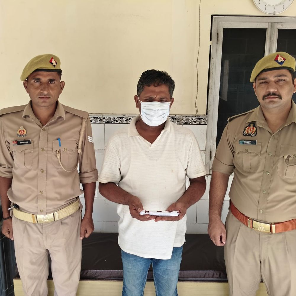 हापुड़ में 23 मुकदमों वाला शातिर गिरफ्तार:पुलिस ने अवैध चाकू के साथ पकड़ा