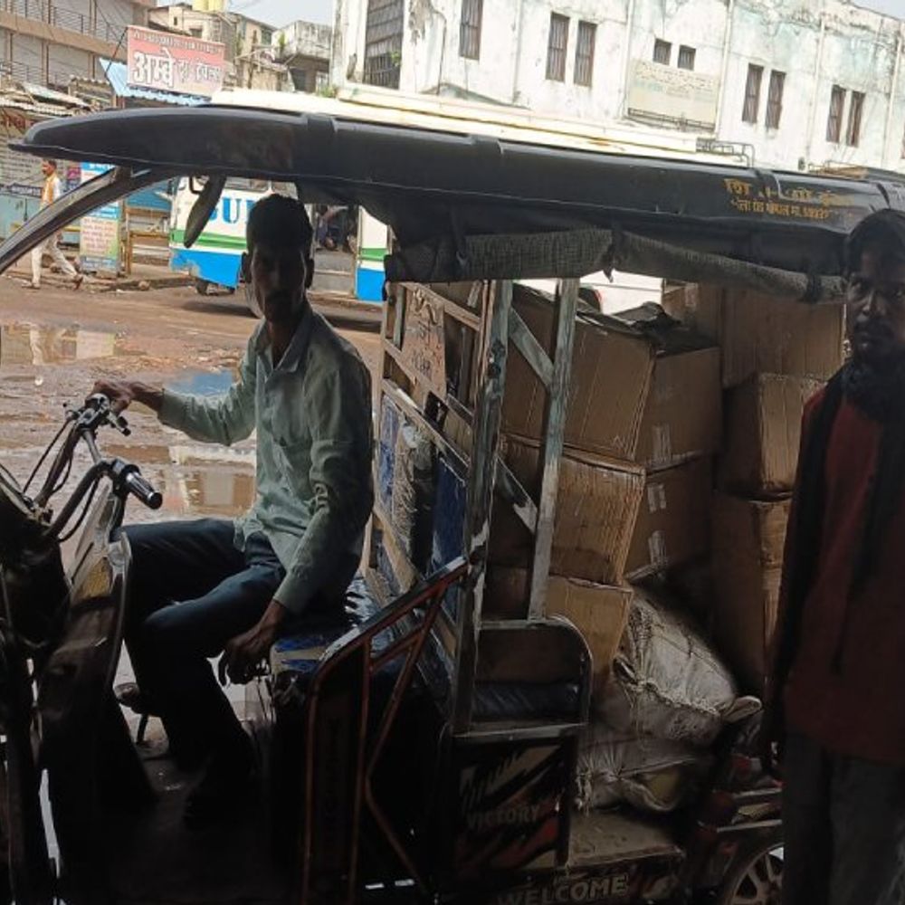 
                 मिलावटखोरों की मुश्किल:नागपुर से भोपाल आई बस में मिला तीन क्विंटल मावा और मिल्क केक, खाद्य टीम ने जब्त किया 
            