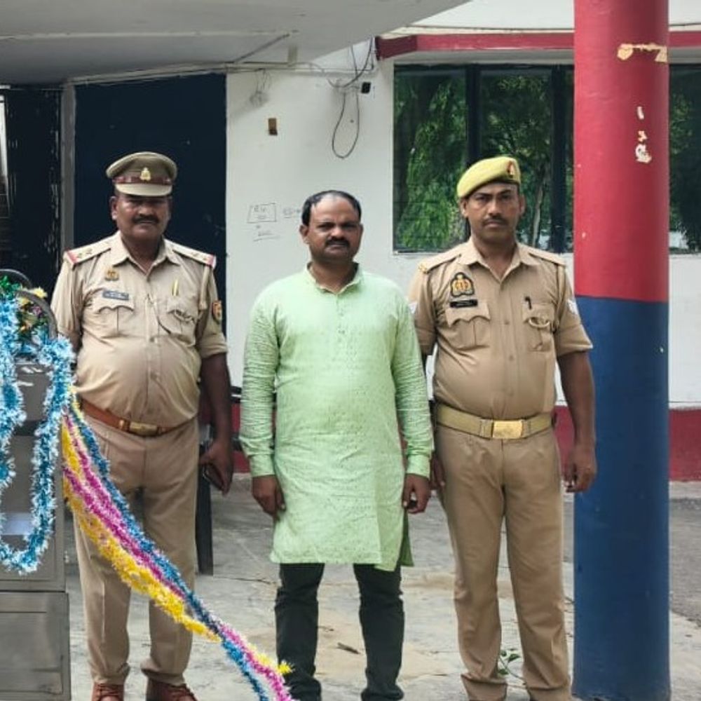 जुलूस के दौरान विवादित गाना बजाने वाला आयोजक गिरफ्तार:ई-रिक्शा पर साउंड सिस्टम से बजा था आपत्तिजनक नारा, कोर्ट ने भेजा जेल