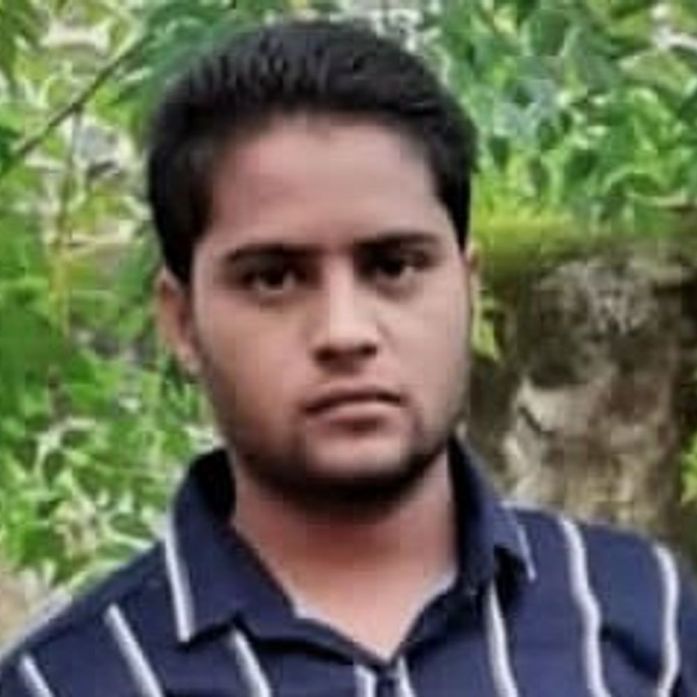 सहारनपुर में ट्रैक्टर-ट्रॉली से टकराई बाइक, 2 युवकों की मौत:एक की मौके पर, दूसरे ने अस्पताल में दम तोड़ा; हेलमेट नहीं पहना था