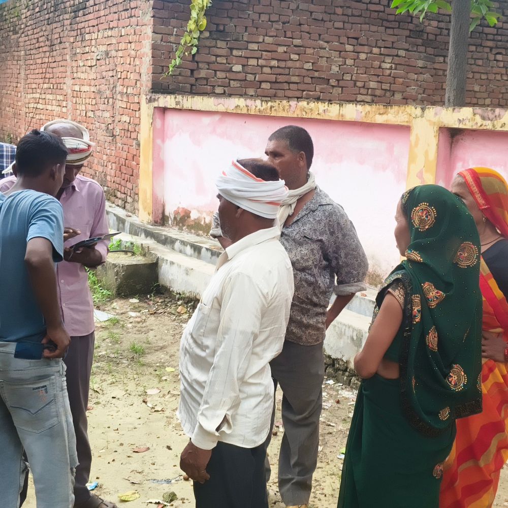 विवाहिता ने फांसी लगाई, भाई ने हत्या का आरोप लगाया:हरदोई में कोर्ट मैरिज के 9 महीने बाद हुई घटना, पति हिरासत में