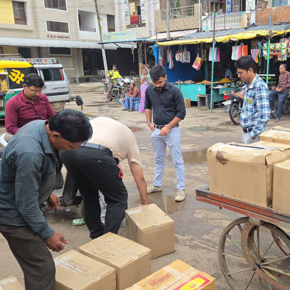 मेघनगर-थांदला में खाद्य सुरक्षा विभाग की कार्रवाई:2 क्विंटल से अधिक अमानक मिठाई जब्त, मावा गुजरात से आया