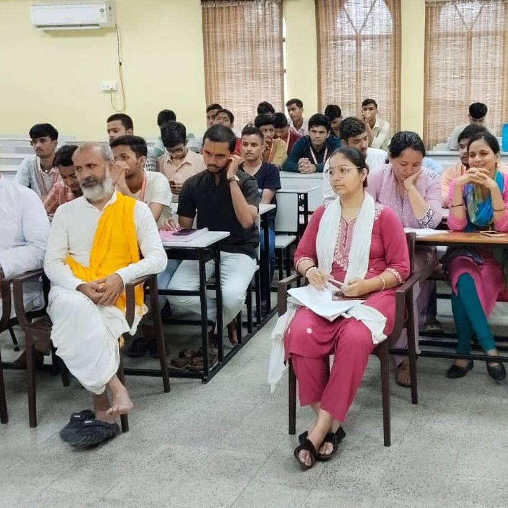 संस्कृत सप्ताह महोत्सव में नृत्य, वाद्य, गायन प्रतियोगिता हुई:केन्द्रीय संस्कृत विश्वविद्यालय में विद्यार्थियों ने दिखाई प्रतिभा