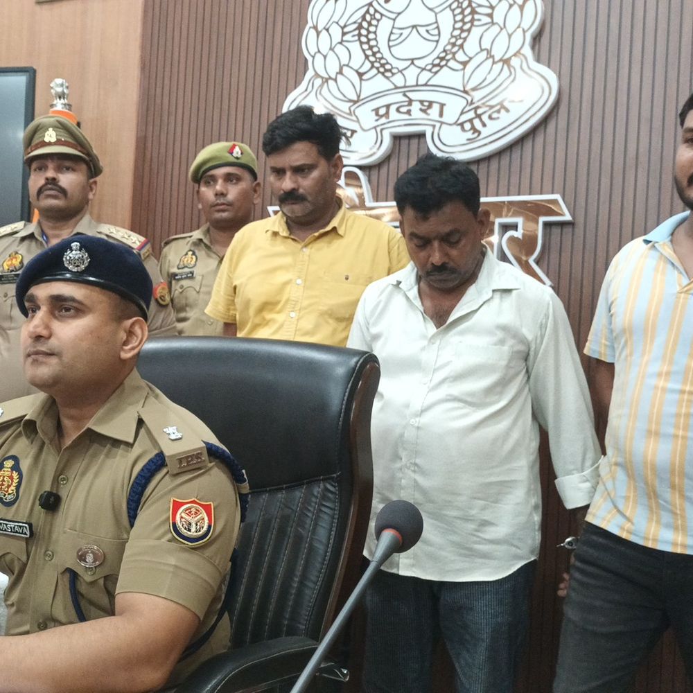 लूट में कार्रवाई न करने पर 5 पुलिसकर्मी निलंबित:डीआईजी के निर्देश पर मुकदमा दर्ज, 3 आरोपी गिरफ्तार; लूट की रकम, कार बरामद