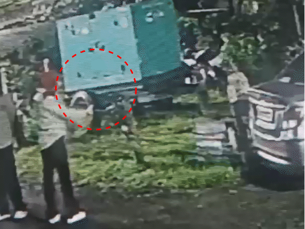 
                 भोपाल में आधी रात फायरिंग का...VIDEO:पुरानी रंजिश के चलते वारदात, कजली खेड़ा में दहशत 
            