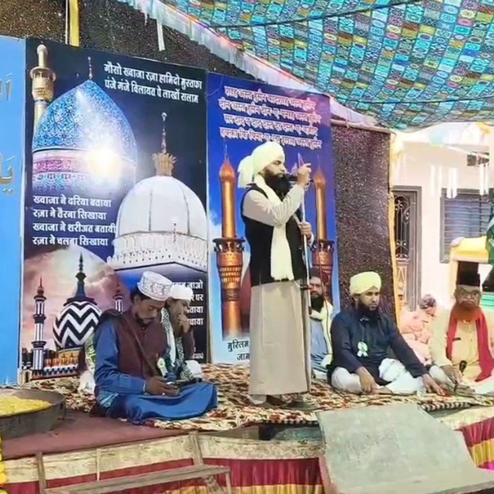 झाबुआ में धूमधाम से निकला ईद मिलादुन्नबी का जुलूस:सर्वधर्म समभाव की दिखी मिसाल; देश में अमन-चैन के लिए मांगी गईं दुआएं