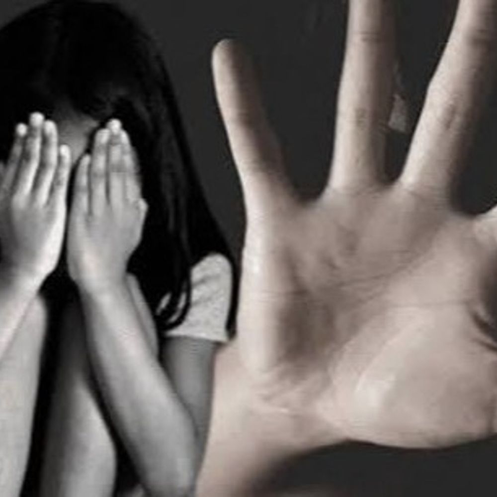 
                 इंदौर में नाबालिग से दरिंदगी, आरोपी को 20 की सजा:स्कूल के लिए निकली थी छात्रा, बहला-फुसलाकर उज्जैन ले गया 
            