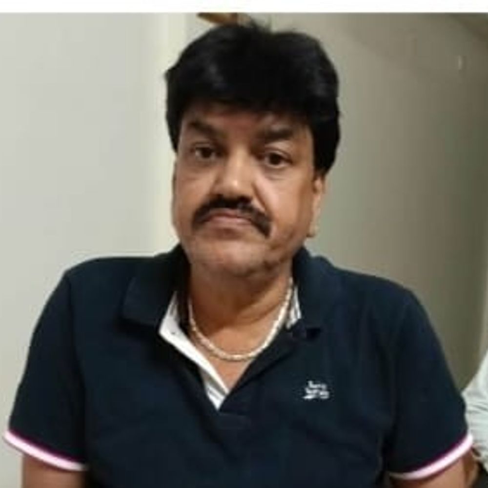 
                 रतलाम सराफा-व्यापारी को वाट्सएप पर जान से मारने की धमकी:10 वॉइस रिकॉर्डिंग भेजीं, 6 सेव कर पुलिस को दीं; झाबुआ के व्यापारी को 370 किलो चांदी मांगने का भी आरोप 
            