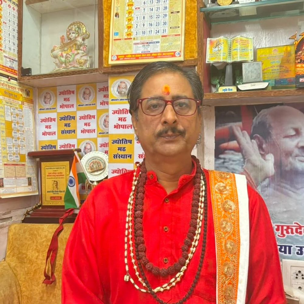 
                 28 अगस्त को श्रावणी पूर्णिमा पर खंडग्रास चंद्र ग्रहण:ज्योतिष मठ ने जताई ‘भूकंपीय’, प्राकृतिक प्रकोप की आशंका 
            