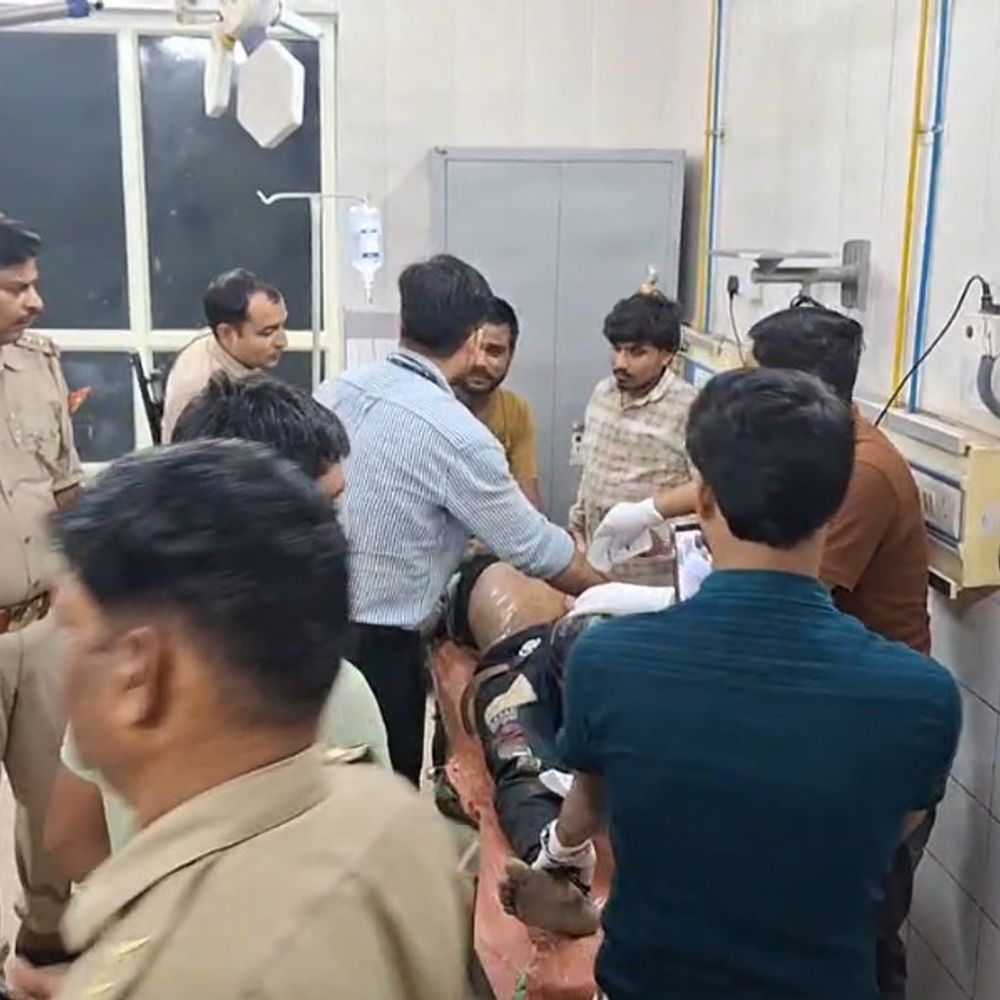एटा में युवक पर चाकू से हमला:पेट-सीने और जांघ पर किए कई वार, आंतें बाहर निकलीं; आरोपी हिरासत में