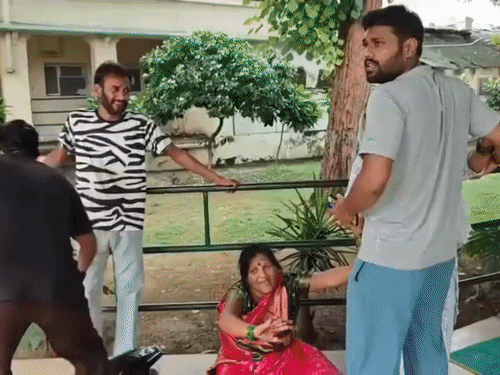 मेयर के बिना अनुमति रक्षाबंधन कार्यक्रम में महिलाएं दबी:भाजपा नेता की मामी की मौत, 20 हजार महिलाओं की जुटी थी भीड़, पुलिस को भनक तक नहीं