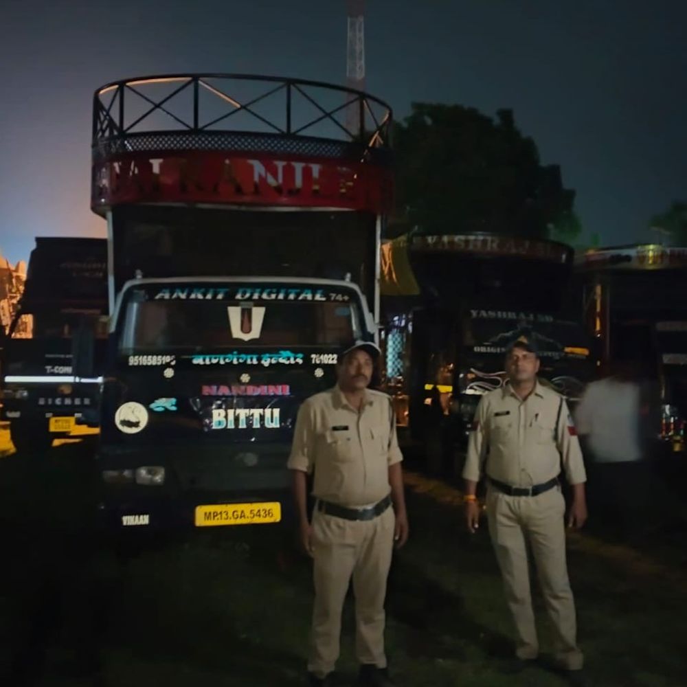 
                 रतलाम में ईद मिलादुन्नबी जुलूस के बाद पुलिस की कार्रवाई:नियम तोड़ने वाले 12 डीजे जब्त, 10 संचालकों पर केस; 60 हजार का जुर्माना 
            