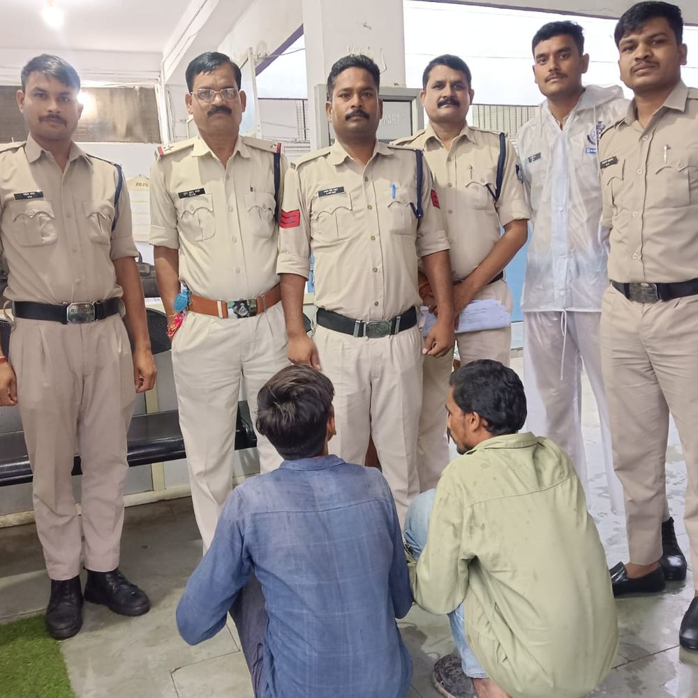 सागर पुलिस ने पकड़े दो बाइक चोर:वाहन चेकिंग के दौरान पुलिस ने पकड़ा, चोरी की गाड़ी बरामद की