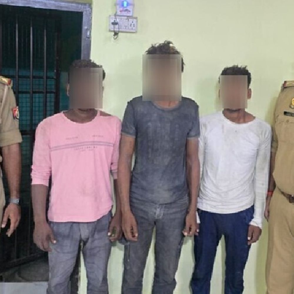 लखनऊ में ट्रैक्टर-ट्रॉली चोरी का खुलासा:200 बोरी सीमेंट लदी ट्रैक्टर-ट्रॉली चोरी, 24 घंटे में 3 आरोपी गिरफ्तार; GPS लोकेशन से पहुंची पुलिस