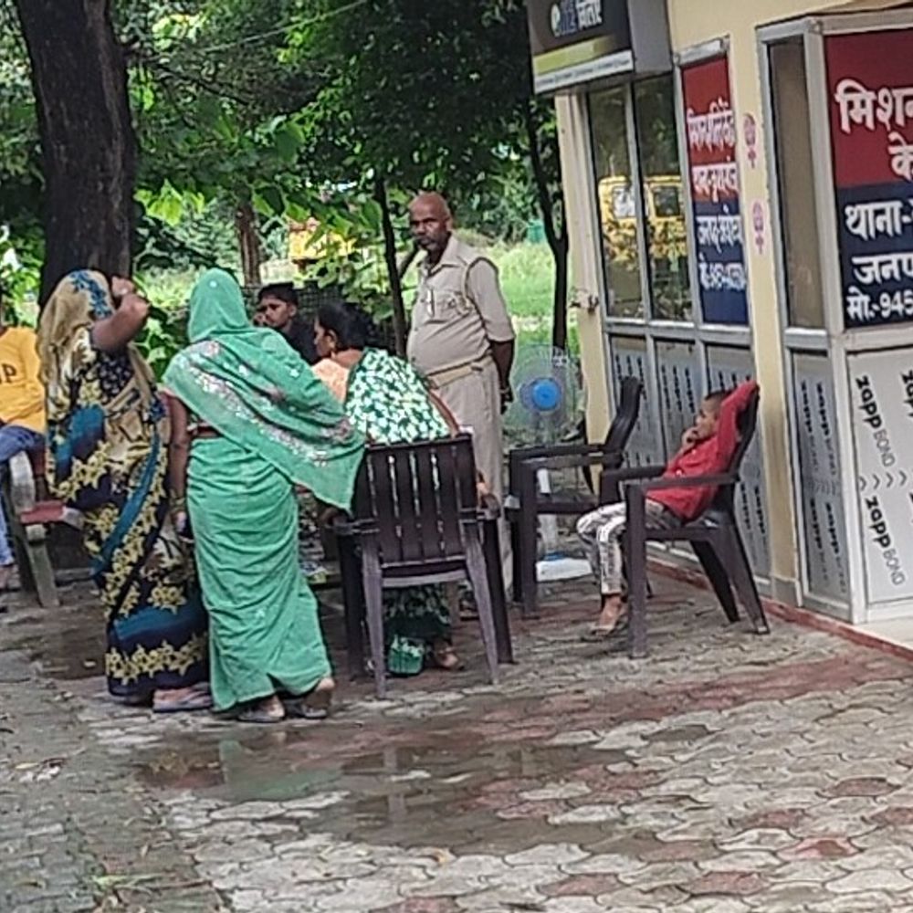 पुलिस पर तीन बहनों को थाने बैठाने का आरोप:अयोध्या पुलिस ने शिकायत पर कुमारगंज थाने को जांच सौंपी