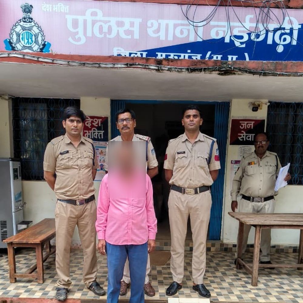 खेत की तारबाड़ में करंट से दो गौवंशों की मौत:मऊगंज की नईगढ़ी पुलिस ने अधेड़ को किया गिरफ्तार