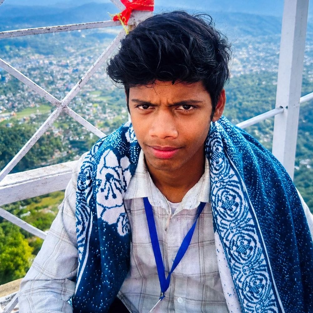 मऊ में 16 वर्षीय युवक का शव बरामद:महादेव घाट पर नहाते समय डूबा था, रेलवे पुल के नीचे मिला