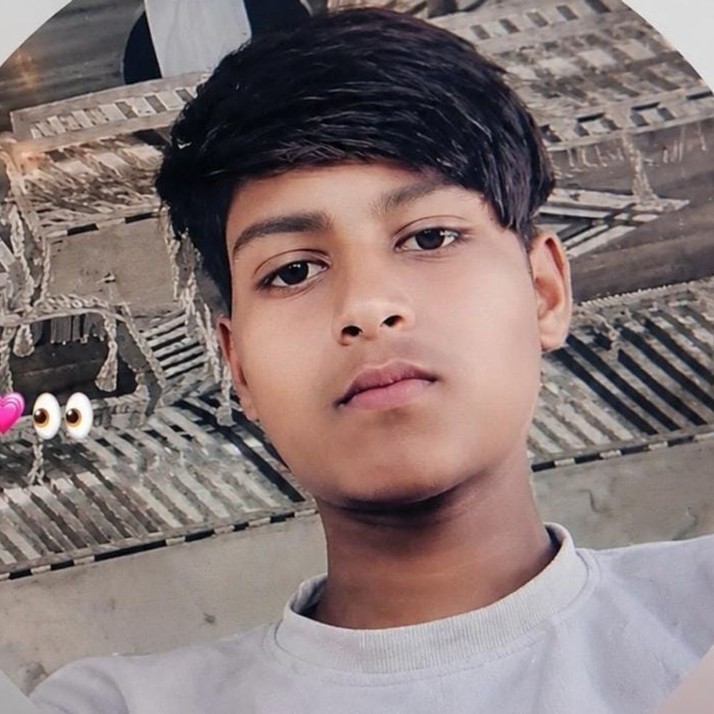 दो बाइकों की टक्कर, मासूम समेत 3 की मौत:ललौली तिराहा के पास हादसा, बाइकों के परखच्चे उड़े