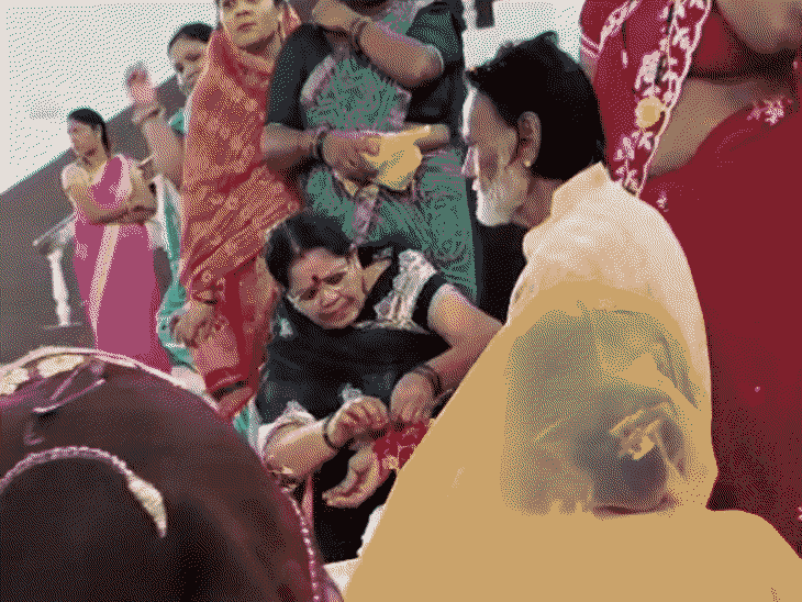बैतूल में अनोखा रक्षाबंधन:1000 से ज्यादा महिलाओं ने ‘केंडू बाबा’ को बांधी राखी, मुस्लिम बहनों ने भी दिया भाई का दर्जा