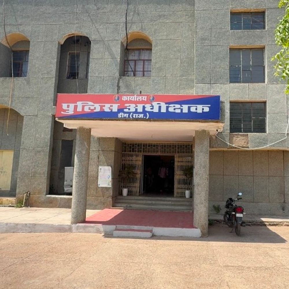 डीग में साइबर ठगों पर पुलिस का ‘काउंटडाउन’:33 गिरफ्तार, 3 नाबालिग डिटेन, ठगी से खरीदी 2 बोलेरो व बाइक जब्त