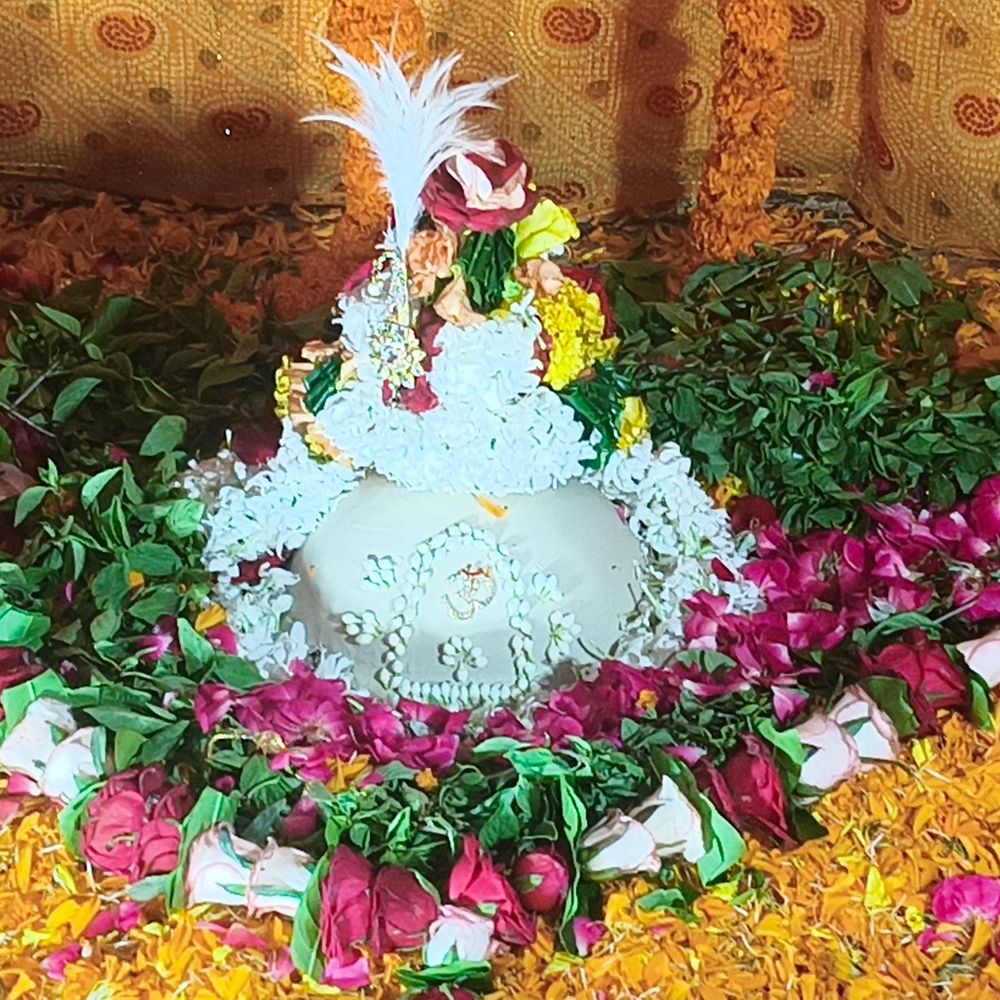 सावन पूर्णिमा पर मिर्जापुर के शिवालयों में विशेष कार्यक्रम:भजन संध्या में झूमे श्रद्धालु, गूंजे भोलेनाथ के जयकारे