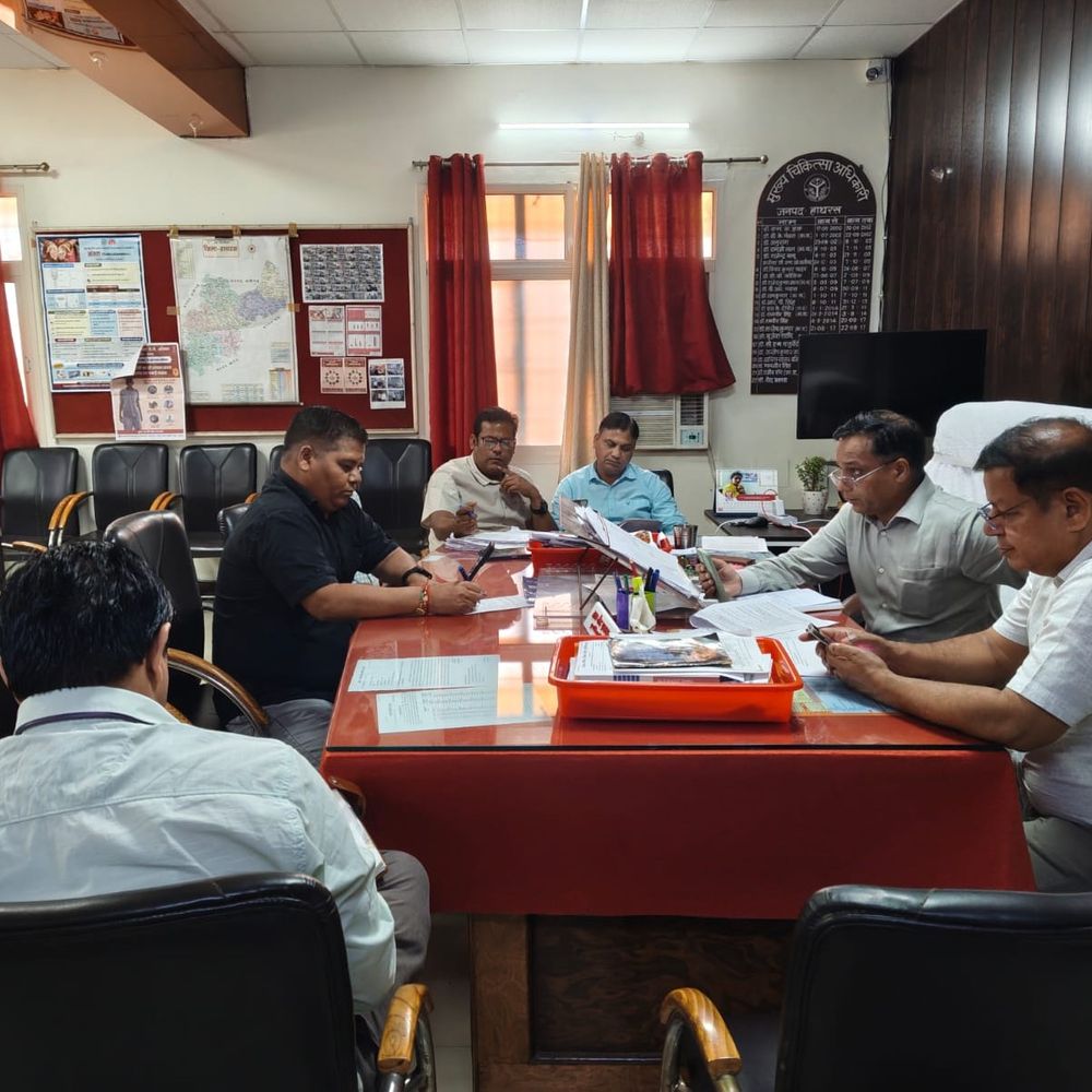 हाथरस में H1N1 रोकथाम को लेकर इंतजाम:सीएमओ ने की बैठक, अस्पतालों में बेड आरक्षित करने और RRT गठन के निर्देश