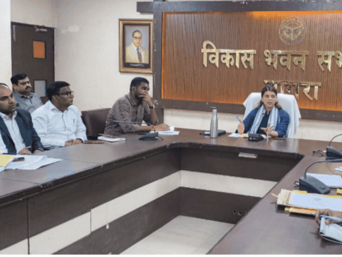 आगरा में प्रति व्यक्ति आय 12,913 रुपए बढ़ी:शहर की GDP एक साल में 11.2% बढ़ी, प्रदेश की अर्थव्यवस्था में 2.91% हिस्सेदारी