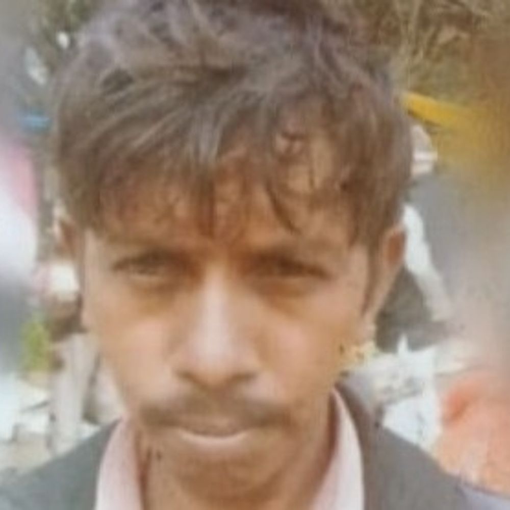 संभल में ट्रेन से कटकर युवक की मौत:रेलवे ट्रैक पार करते समय हादसा, 15 घंटे बाद हुई पहचान