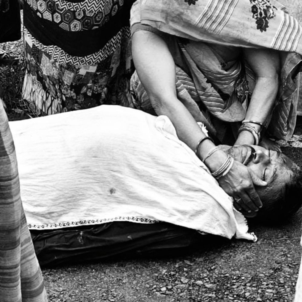 बारिश में पुलिया टूटने से युवक बाइक समेत गिरा, मौत:सतना में भरगंवा-दलेला मार्ग पर हादसा