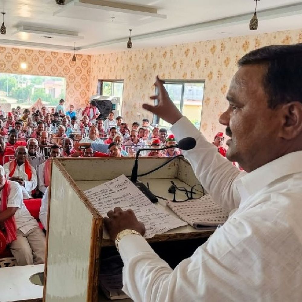 संविधान बचाओ-पीडीए जन पंचायत:मोहनलालगंज में मिठाई लाल भारती बोले-दलित-बहुजन समाज को अपनी ताकत पहचाननी होगी