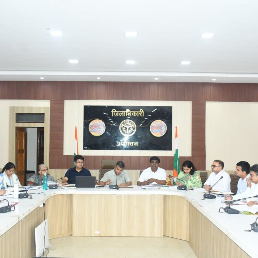 विद्युत निगम के शिकायतकर्ता असंतुष्ट, डीएम ने जताई नाराजगी:IGRS समीक्षा में लापरवाही पर प्रतिकूल प्रविष्टि के निर्देश