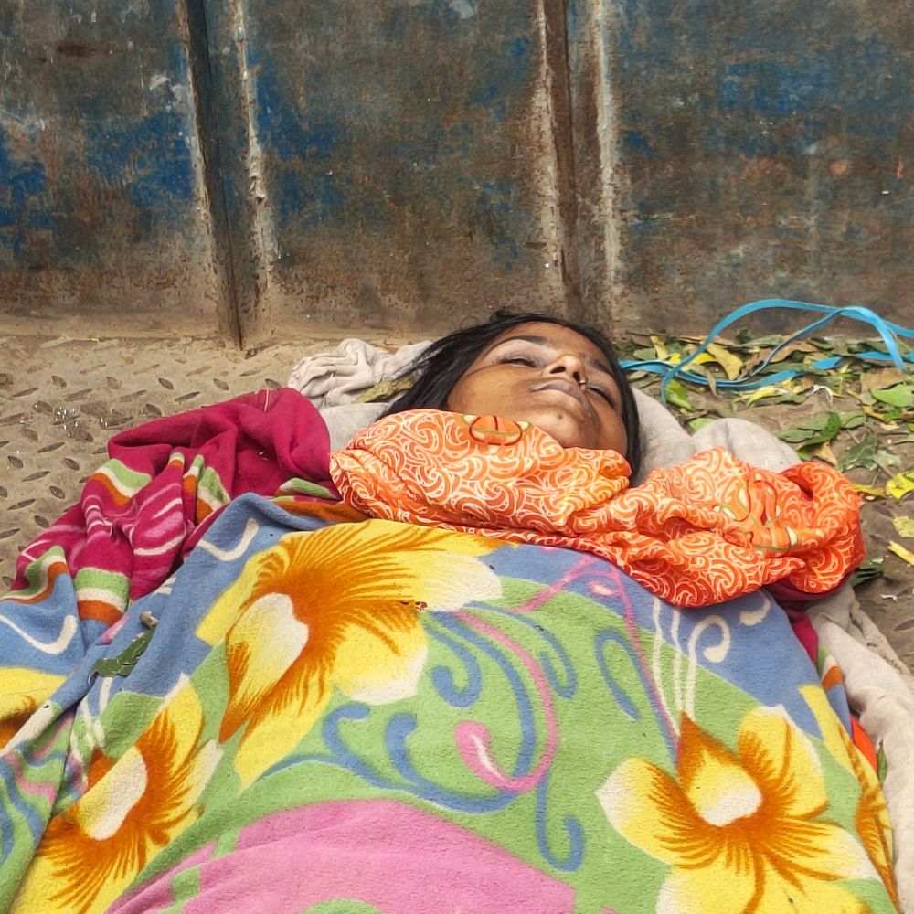 पेड़ पर फंदे से लटका मिला विवाहिता का शव:पति बोला- युवक ने साथ रखने से मना किया, पत्नी ने फांसी लगा ली