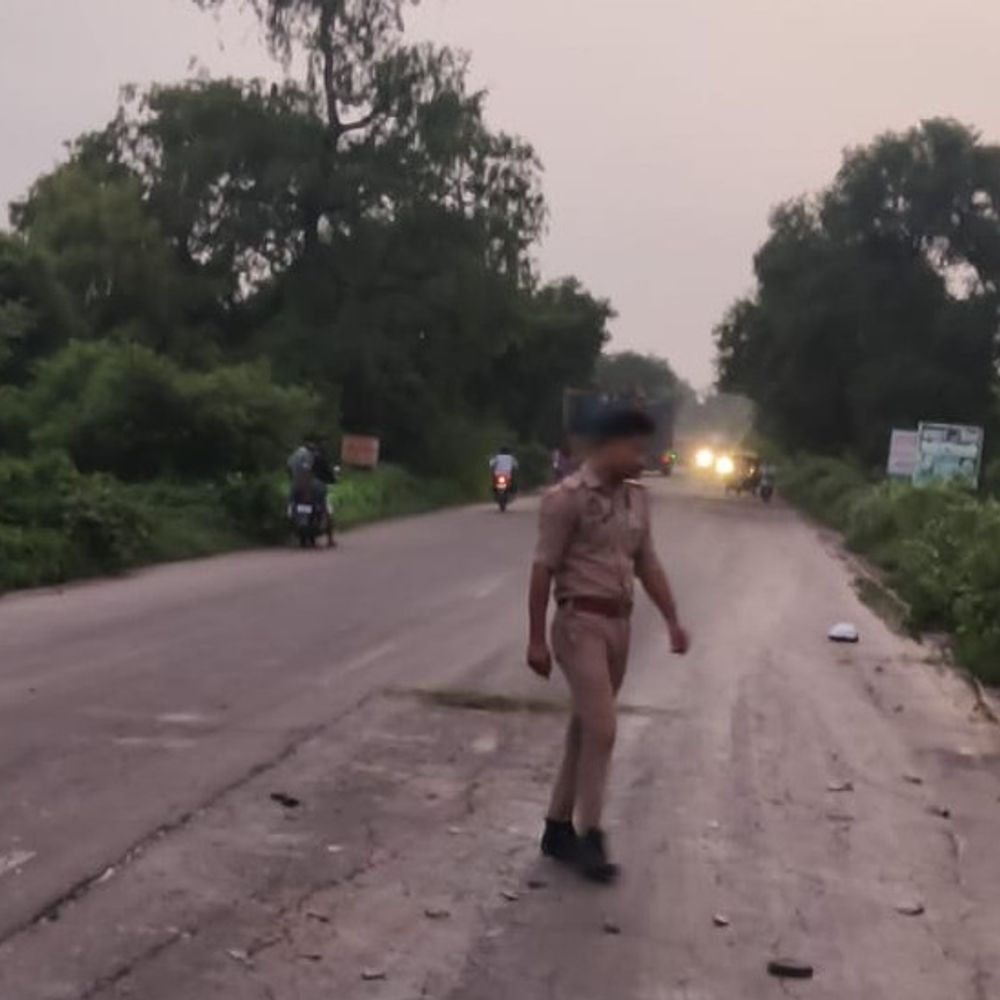 घाटमपुर में ट्रक की टक्कर से युवक की मौत:निजी काम से घाटमपुर आया था, पुलिस ने शव पोस्टमार्टम को भेजा