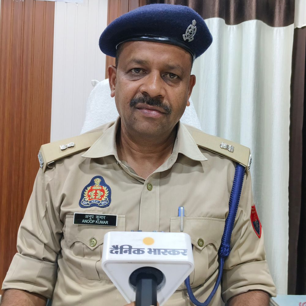 चौकी प्रभारी समेत 5 पुलिसकर्मी लाइन हाजिर:जनता से दुर्व्यवहार की लगातार मिल रही थीं शिकायतें