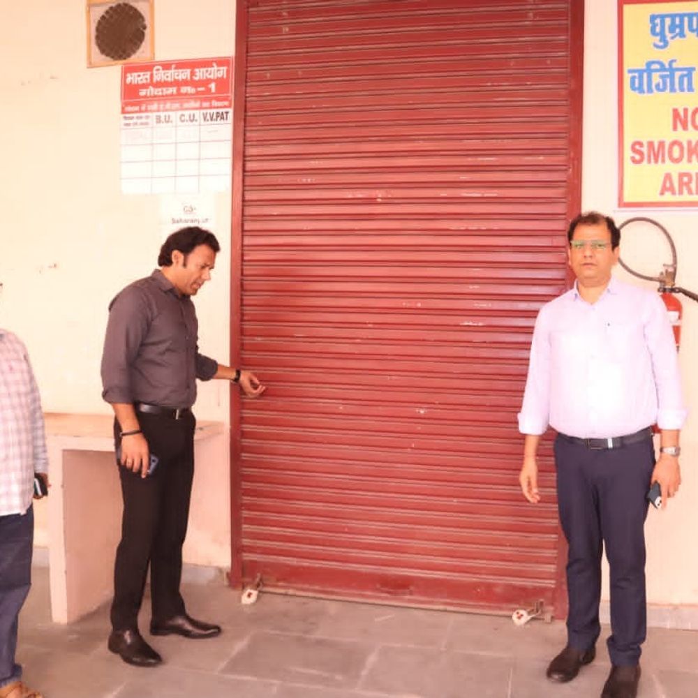 सहारनपुर में EVM-VVPAT गोदाम का मासिक निरीक्षण:जिला निर्वाचन अधिकारी ने सुरक्षा, पारदर्शिता पर जोर दिया
