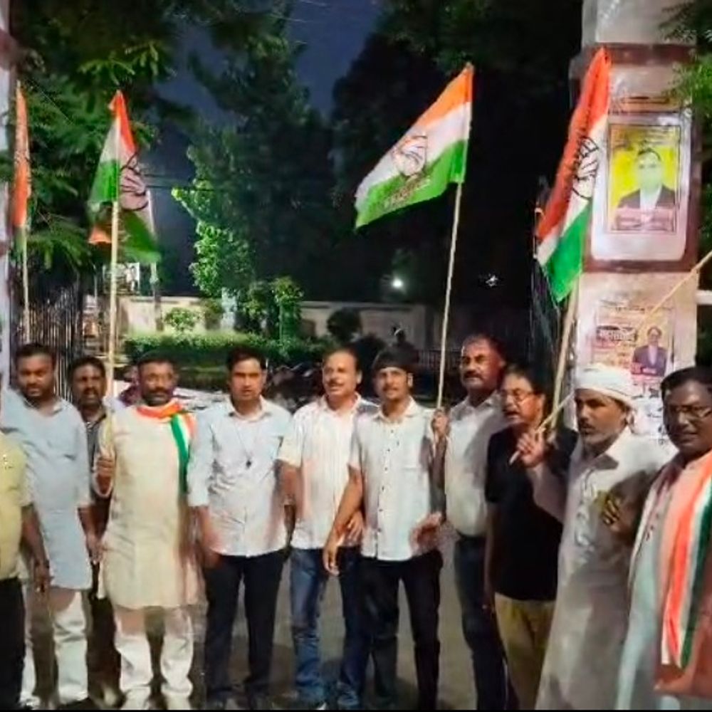 हलद्वानी घटना के विरोध में कांग्रेस का प्रदर्शन:राहुल गांधी पर मुकदमे का विरोध, जिलाध्यक्ष बोले- कार्रवाई नहीं हुई तो आंदोलन करेंगे