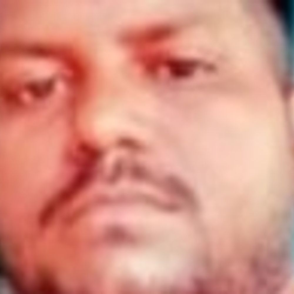 देवरिया में सब्जी व्यवसायी का शव फंदे से लटका मिला:नवनिर्मित मकान में मिला शव, दो दिन पहले घर से नाराज होकर निकले थे