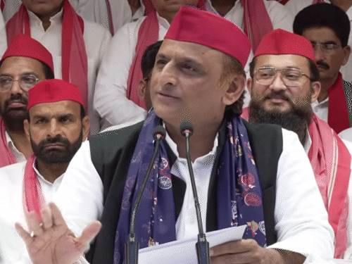 26 हजार बंद सरकारी स्कूलों में सपा मनाएगी टीचर्स डे:अखिलेश यादव ने किया ऐलान; जयंत चौधरी पर तंज, कहा- 61 सीटें भाजपा उनको देगी