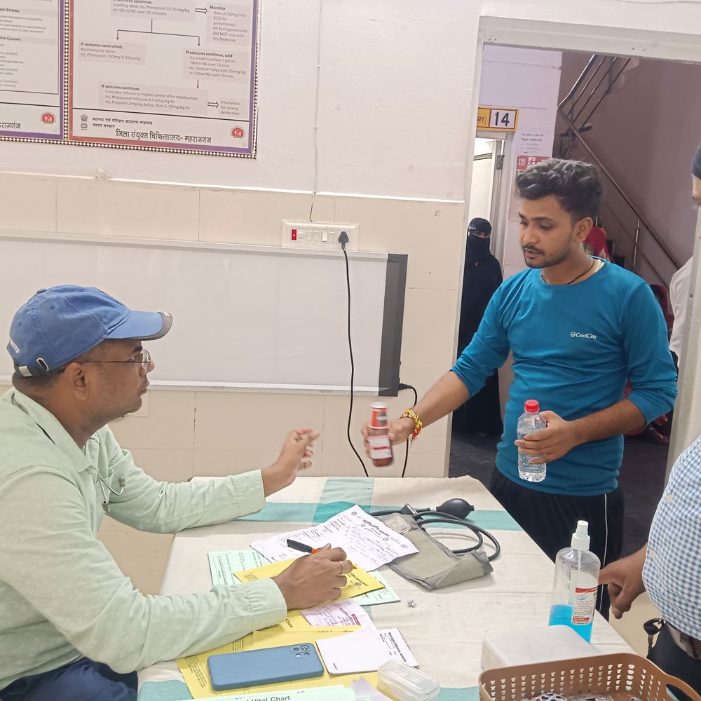 बदलते मौसम से जिला अस्पताल में मरीज बढ़े:उल्टी-दस्त और टाइफाइड के मामले सामने आए
