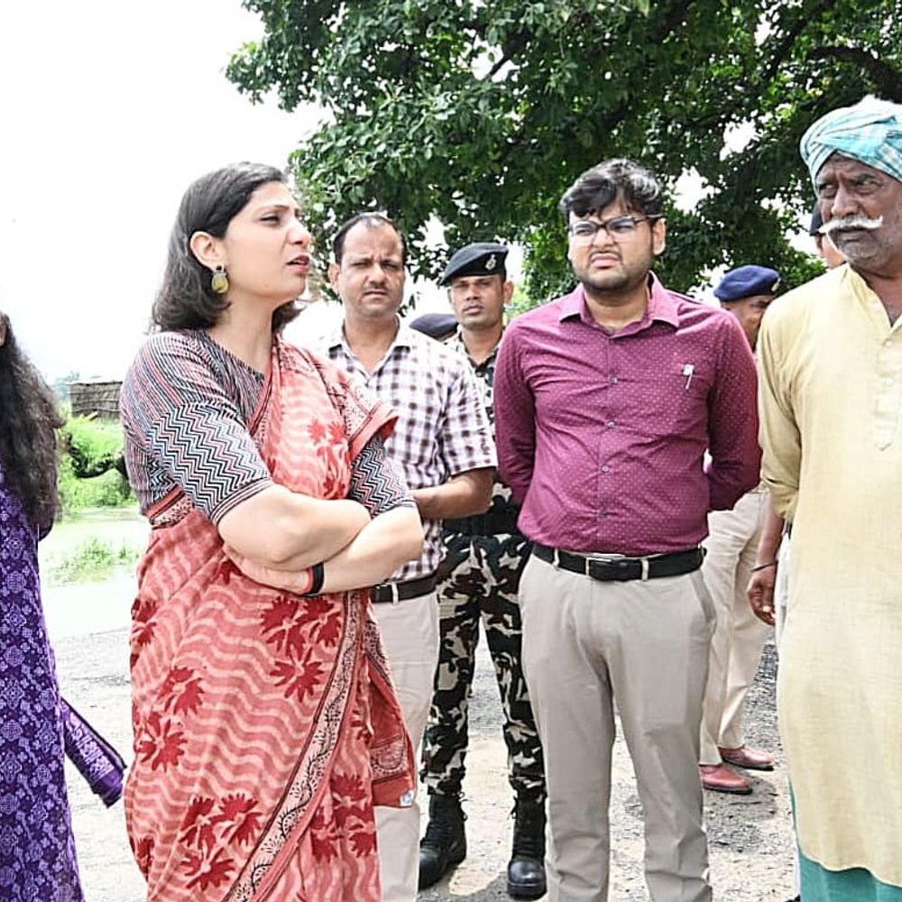 बक्सर में गंगा का जलस्तर बढ़ा, बाढ़ का खतरा:DM ने दियारा क्षेत्रों का किया इंस्पेक्शन, 2 सितंबर तक भारी बारिश की चेतावनी