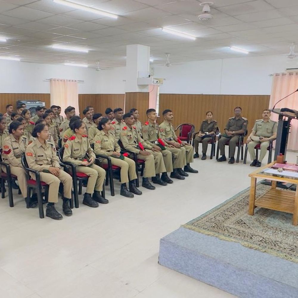 मथुरा में एनसीसी कैडेट्स का ड्रोन प्रशिक्षण:कर्नल सूरज सिन्हा ने उद्घाटन किया, 41 कैडेट्स ले रहे भाग
