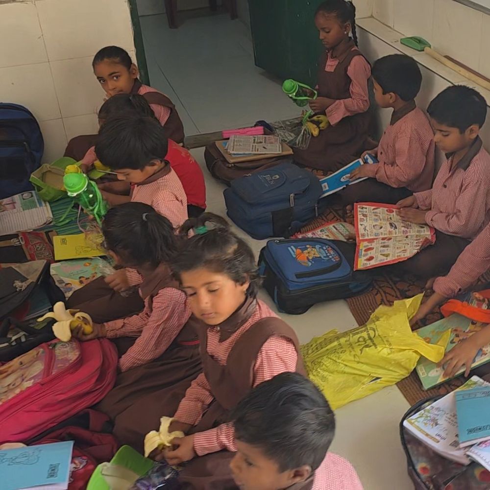 गोंडा में कक्षा 1-8 तक के सभी स्कूल बंद:बारिश के कारण जिला प्रशासन का फैसला,अध्यापक और कर्मचारी स्कूल में रहेंगे मौजूद