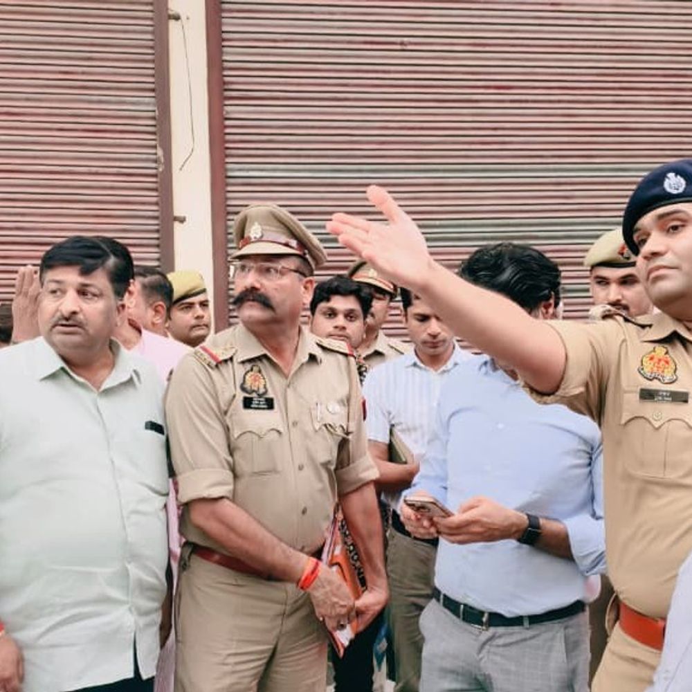 अमरोहा में जन्माष्टमी-राम डोल को लेकर प्रशासन अलर्ट:डीएम-एसपी ने अधिकारियों संग की बैठक, सुरक्षा-व्यवस्था और यातायात के दिए निर्देश