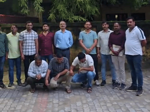 महाराष्ट्र हाईवे पर 61 लाख की लूट में 3 गिरफ्तार:प्रयागराज में चौंकाने वाला खुलासा किया, बोले- वारदात में मुंबई पुलिस का ASI भी शामिल