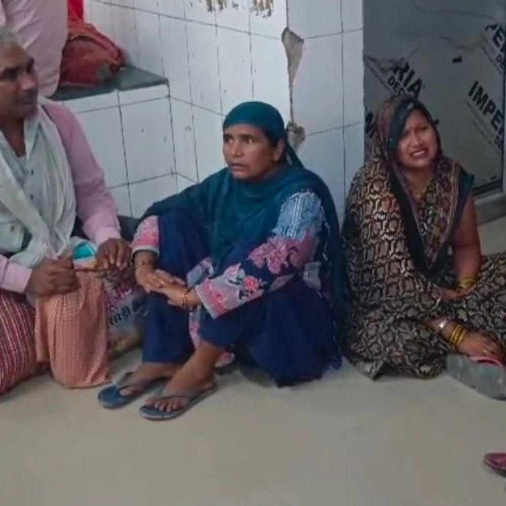 रॉन्ग साइड आई रोडवेज बस ने बाइक सवारों को रौंदा:एक की मौत, दूसरा घायल; सुल्तानपुर में लखनऊ-बलिया हाइवे पर हुआ हादसा